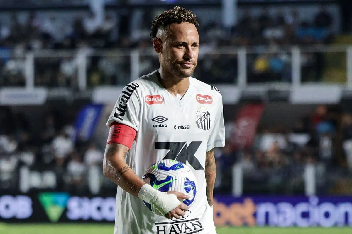 Brazil, Neymar leads Santos to win with a broken meniscus