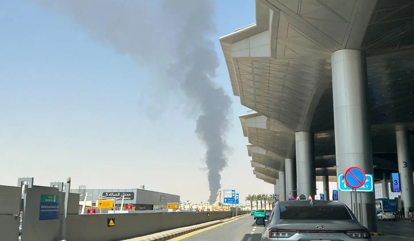 Houthis announce attacks on sensitive targets in Riyadh and oil facilities in Yanbu Houthis announce attacks on sensitive targets in Riyadh and oil facilities in Yanbu