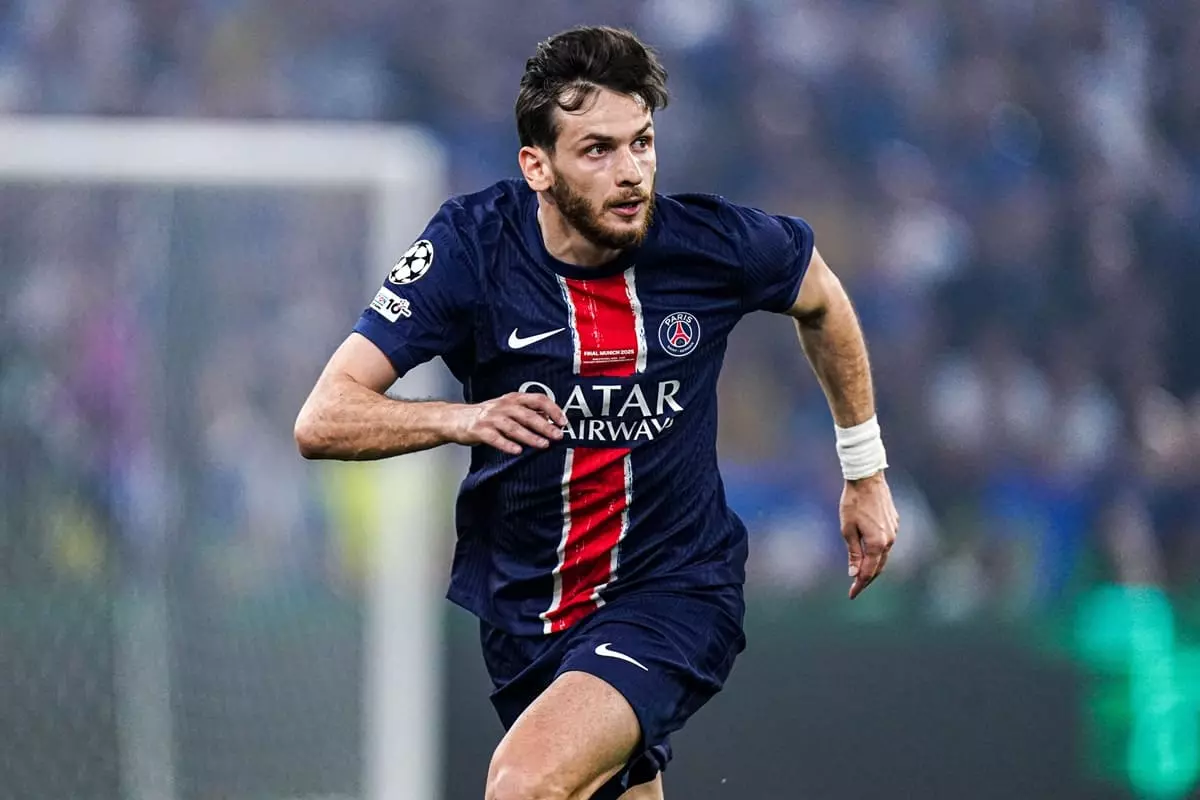 Kvaratskhelia: “I’ve learned so much from Luis Enrique that I could already coach” Kvaratskhelia: “I’ve learned so much from Luis Enrique that I could already coach”