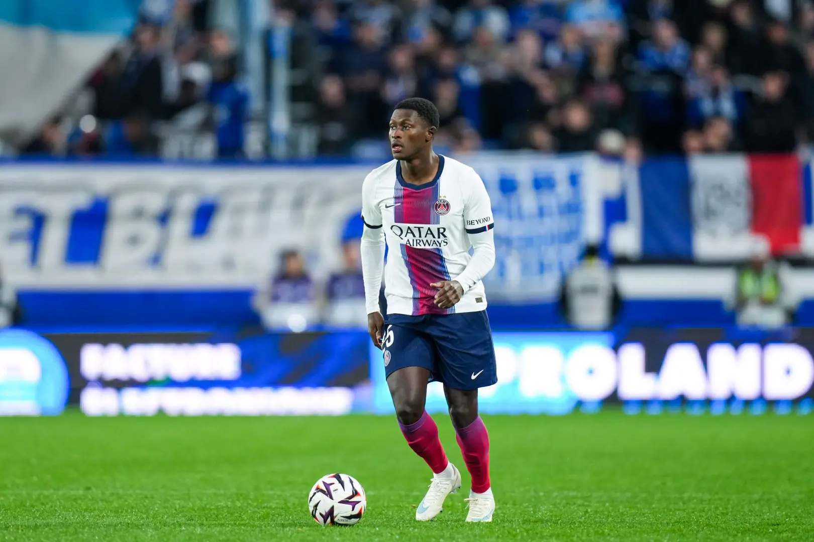 PSG, injury for Nuno Mendes: he will miss the match against Barcelona PSG, injury for Nuno Mendes: he will miss the match against Barcelona