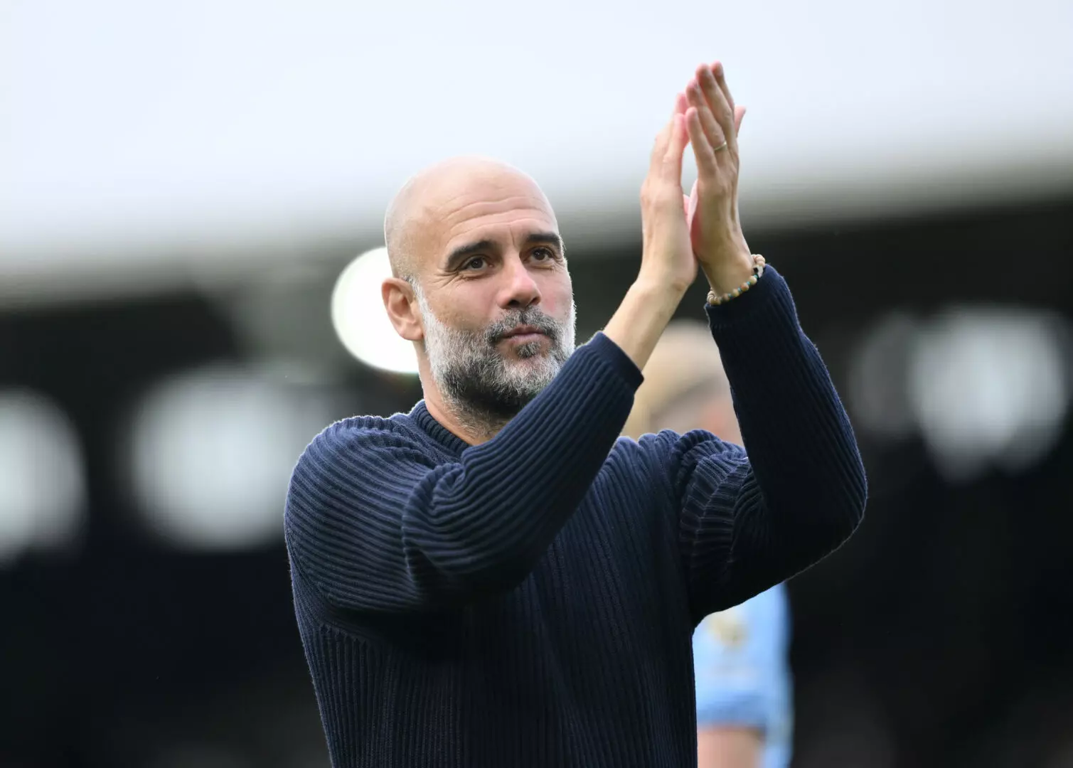 Man City, Guardiola returns to the Etihad. Messages of support to the club from the fans