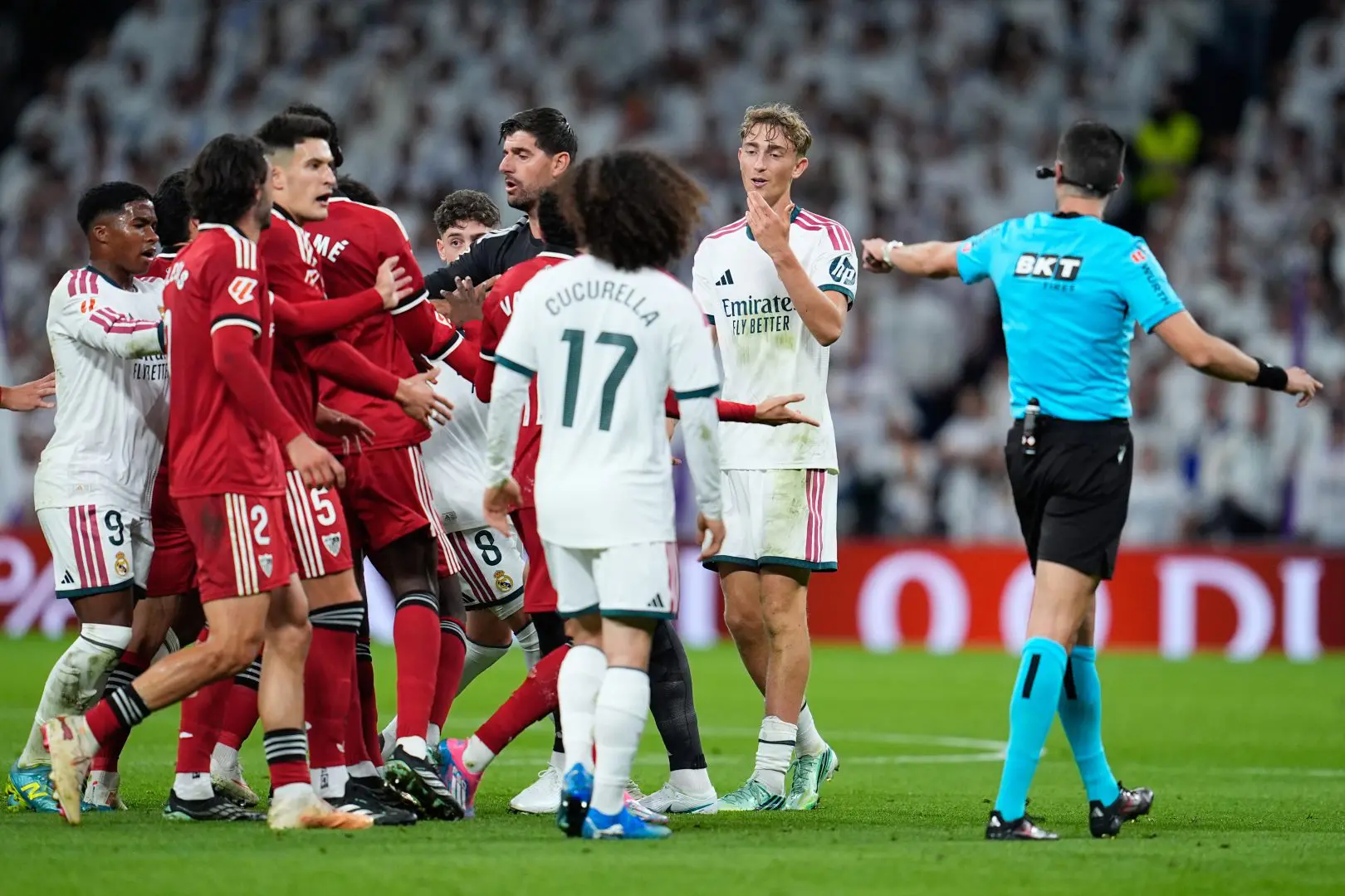 Liga, Sevilla’s fury “Mbappé’s goal worthy of the Louvre? A museum famous for thefts…” Liga, Sevilla’s fury “Mbappé’s goal worthy of the Louvre? A museum famous for thefts…”